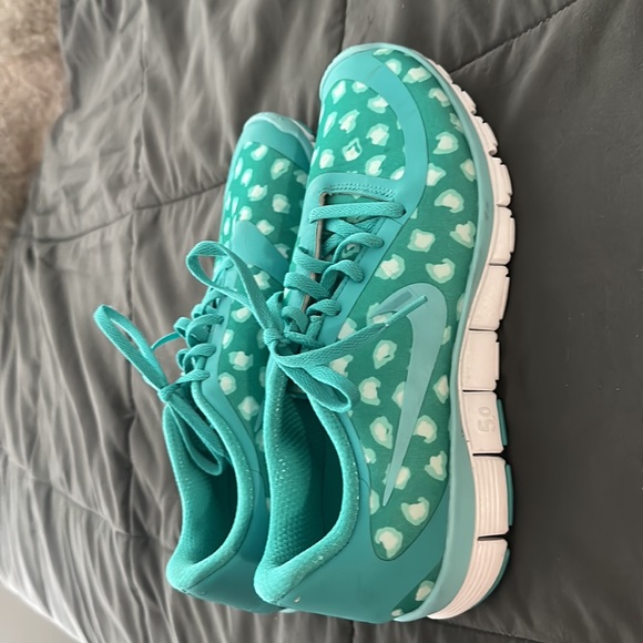 Nike Free 5.0 (size 9.5) - Picture 2 of 3